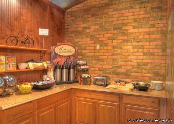 Clarion Hotel & Conference Center Нортхамптън Екстериор снимка