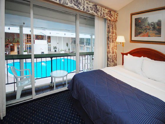 Clarion Hotel & Conference Center Нортхамптън Стая снимка