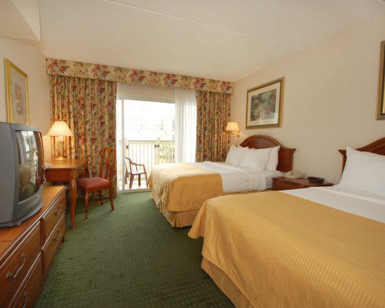 Clarion Hotel & Conference Center Нортхамптън Стая снимка